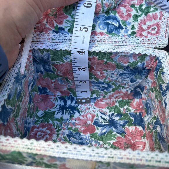 Vintage Singer Sewing Box for Storage or Organizing Crafts or Sewing Supplies - Picture 16 of 16